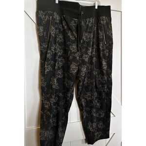 Athleta Athletic Plus Size 24 Green/Black  Trekkie North Printed Jogger